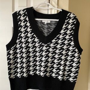 Old Money Black and White V-Neck Sweater Vest